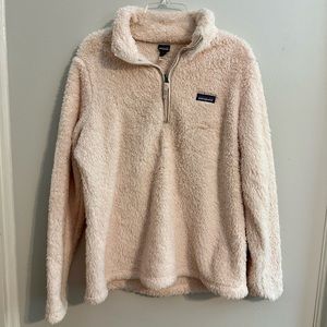 Women’s Patagonia 1/4 Zip Pullover!